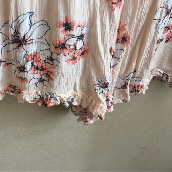 Floral Ruffle Hem Blush Double Bell Sleeve Romper! - Picture 4 of 4